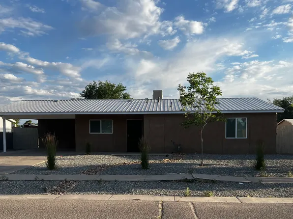 313 Los Pinos Rd, Bernalillo, NM 87004