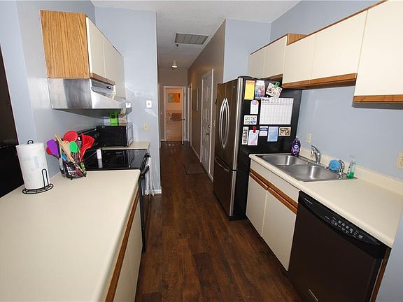 3rd image of 10 Foery Dr APT 201