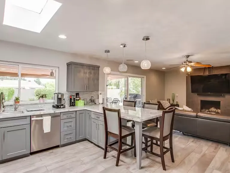 4919 E Acoma Dr — Photo 8