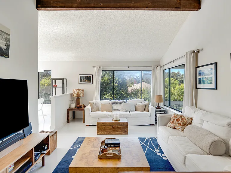 155 S Fairview Ave — Photo 17