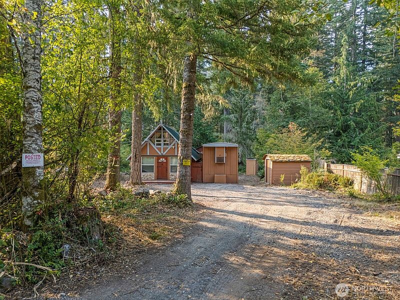 2nd image of 270 Skate Creek Road N
