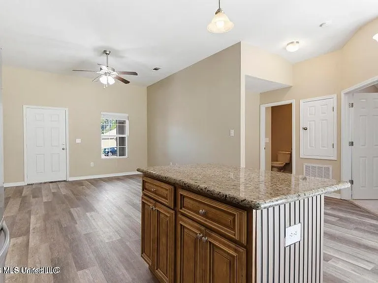 13056 Turtle Creek Pkwy — Photo 10
