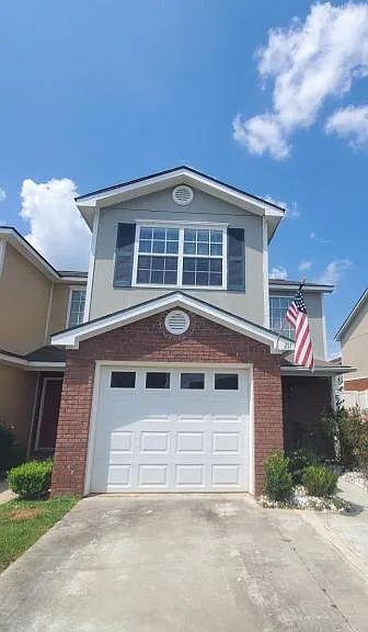 211 Wakefield Way — Photo 1