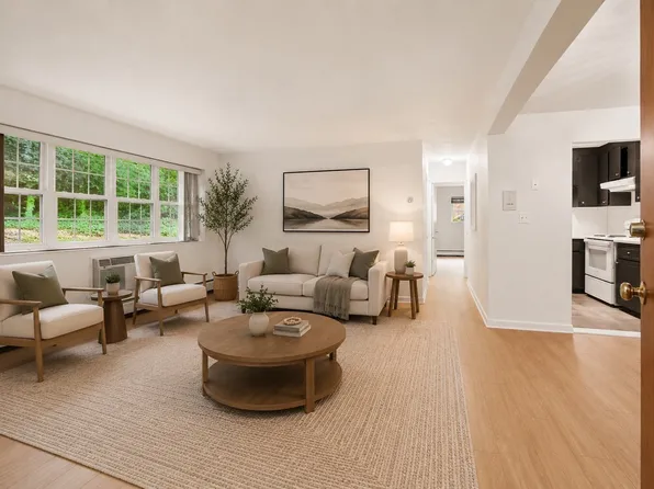 15 Cass St APT 3, West Roxbury, MA 02132