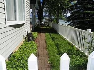 3rd image of 15 Crystal Ave