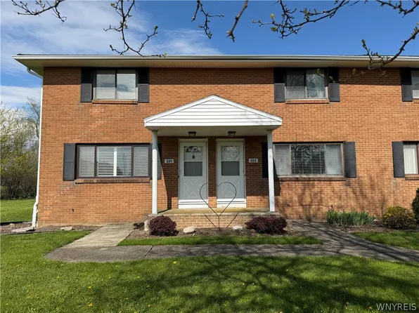 223 Greenmeadow Dr, Buffalo, NY 14224