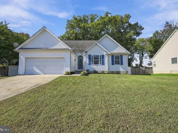 1109 Station Dr, La Plata, MD 20646