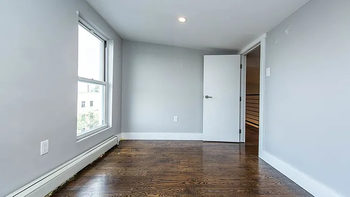 Rented by Nooklyn NYC LLC | media 52