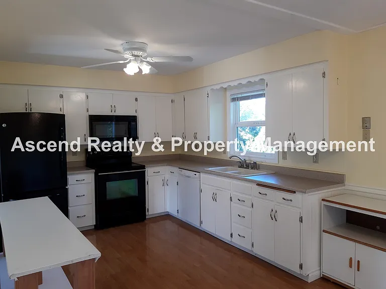2945 SW 118th Ave — Photo 5