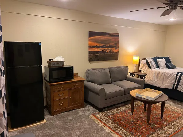 1360 S John Ave, Springfield, MO 65804