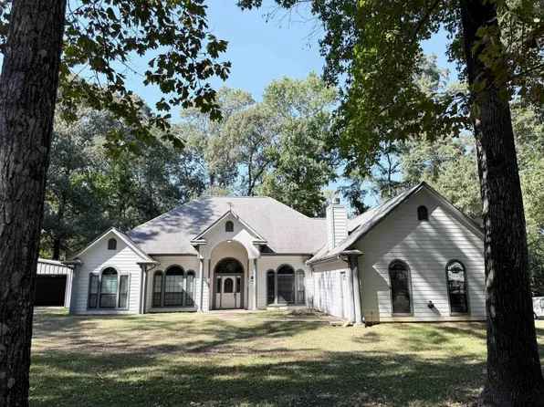 175 Hilltop Dr, Crockett, TX 75835
