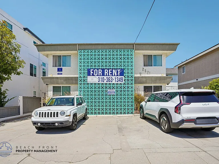 2521 Mathews Ave — Photo 7