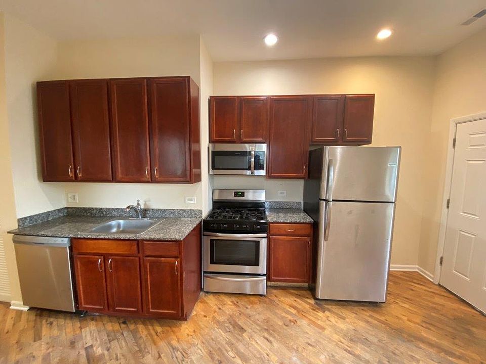 1st image of 2300 S Ridgeway Ave APT 3