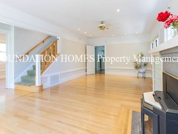 4th image of 174 Pine St