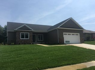 70 Navajo Dr, Springfield, IL 62711