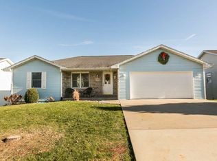 9007 Conrad Ave, East Dubuque, IL 61025