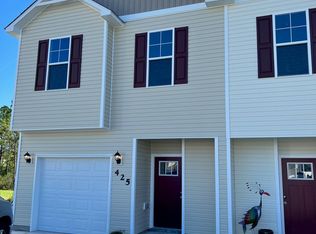 425 Vandemere Ct, Holly Ridge, NC 28445