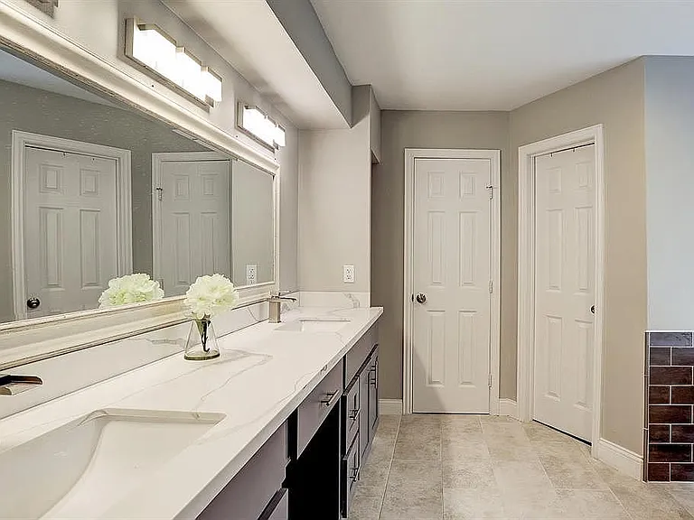 903 Crossroads Dr — Photo 7