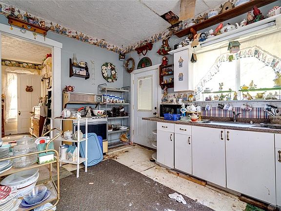 5th image of 31 W McPherson St