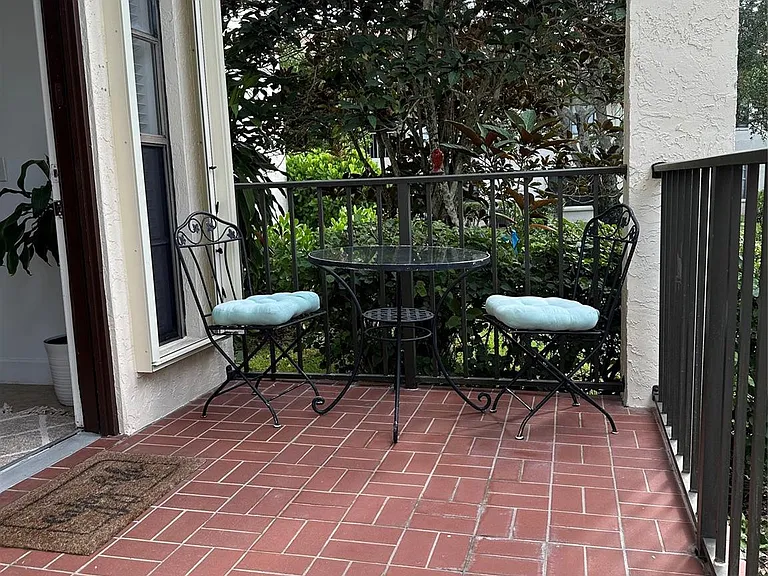 3024 Lucerne Park Dr — Photo 2