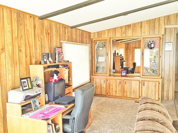 4th image of 521 Chateau La Salle Dr