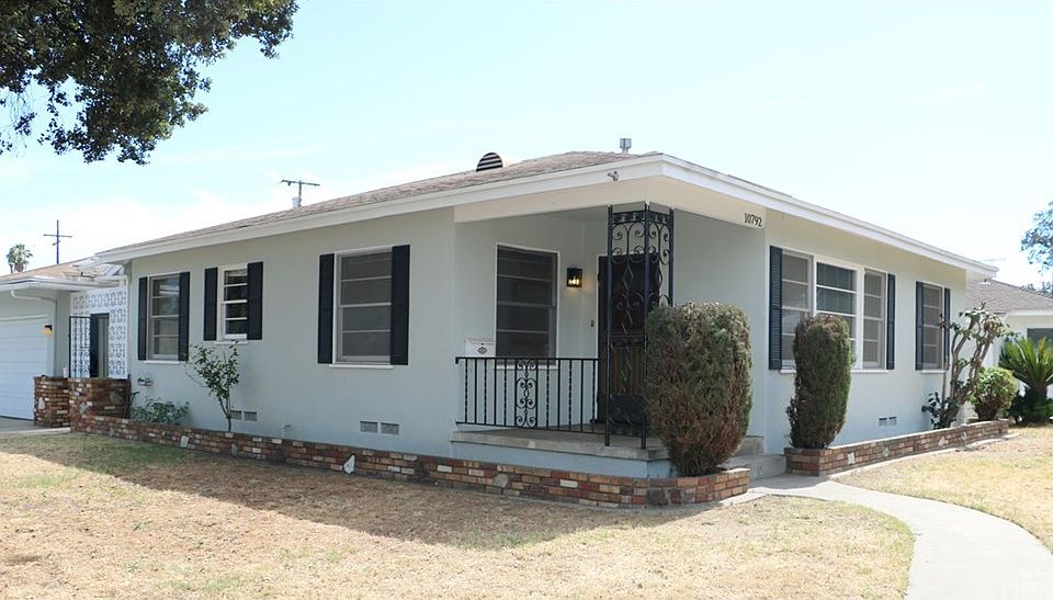 1st image of 10792 Daineswood Dr