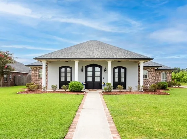 503 Country Cottage Blvd, Montz, LA 70068