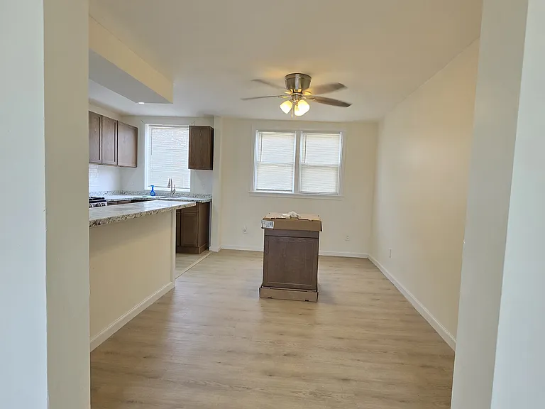 5449 Claridge St — Photo 4