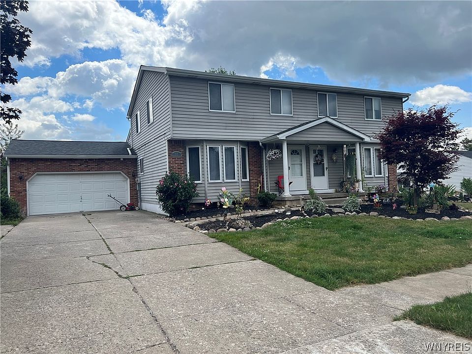 1st image of 11 Red Oak Dr