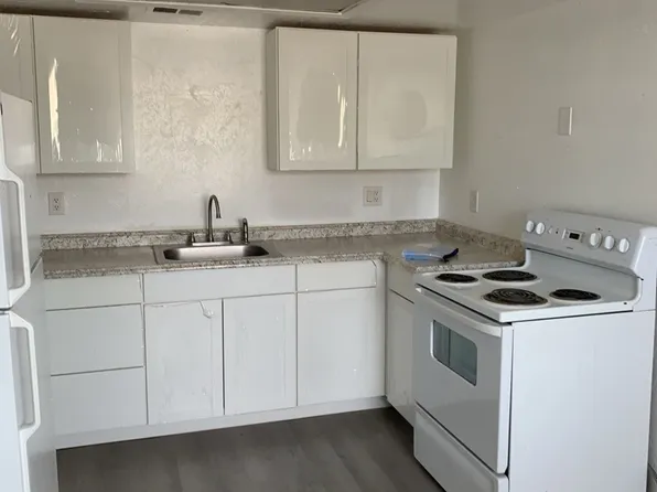 2nd Floor 2 Bedroom Apt. - Great Cul-De-Sac Location in Rio Rancho, 1000 Meadowlark Ct SE #4, Rio Rancho, NM 87124