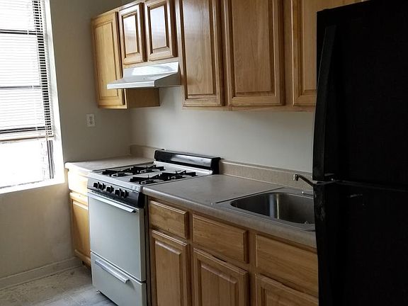 3rd image of 809 New York Ave #7