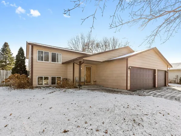 1375 Granite Ln N, Oakdale, MN 55128