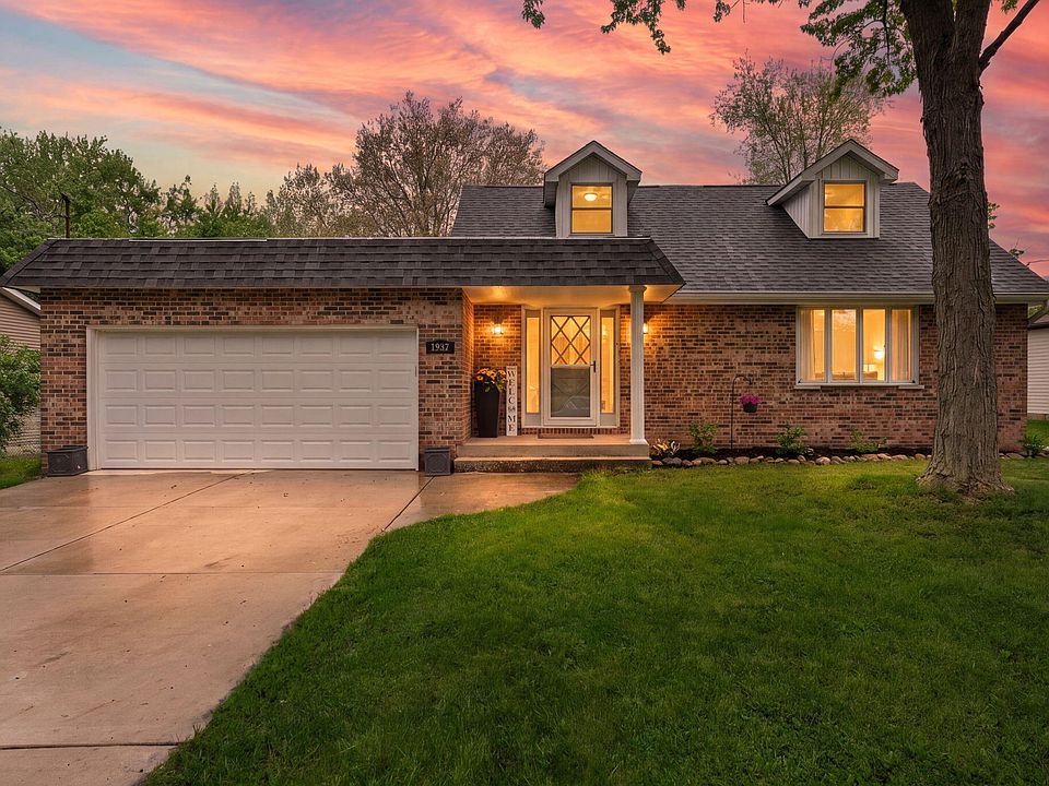 1st image of 1057 Woodland Ct