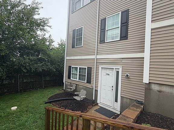 2nd image of 318 Crescent St #B