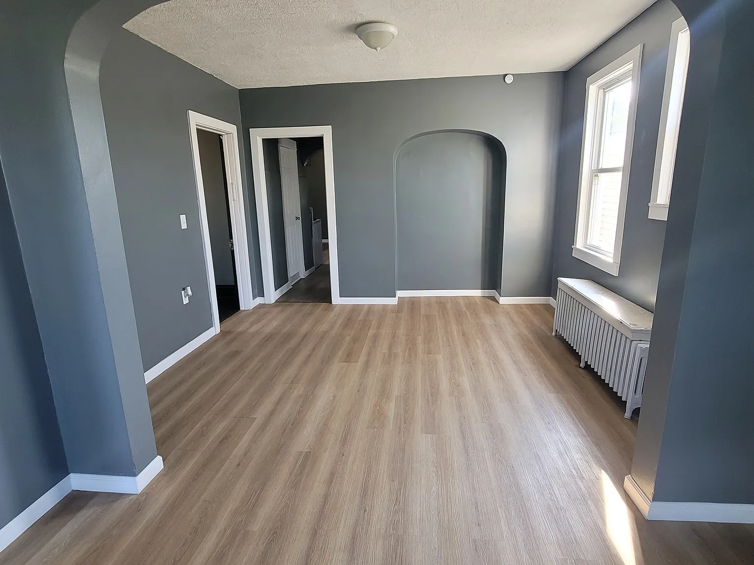 2 bed, 1000 sqft, $1,500 — Photo 2