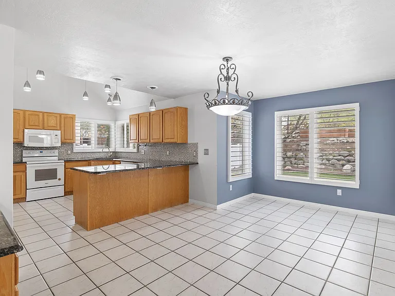 2102 E Candle Spruce Cv — Photo 15