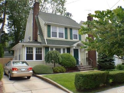25128 43rd Ave, Little Neck, NY, 11363