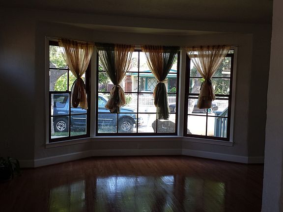 5th image of 125 W Stueckle Ave