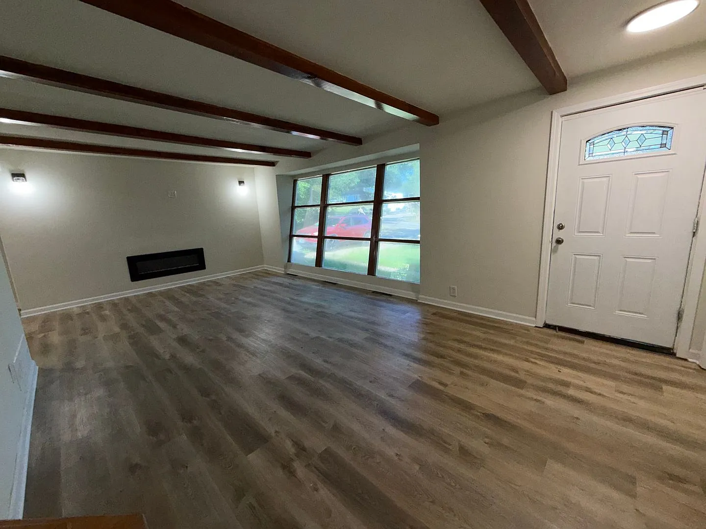 Specious Home for Rent - Section 8 Welcome ! — Photo 2