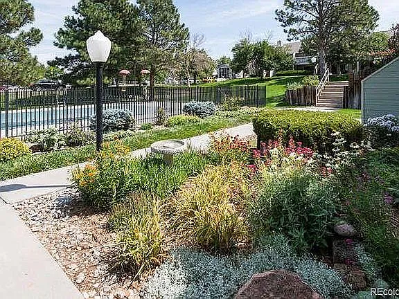 532 Oakwood Dr — Photo 4