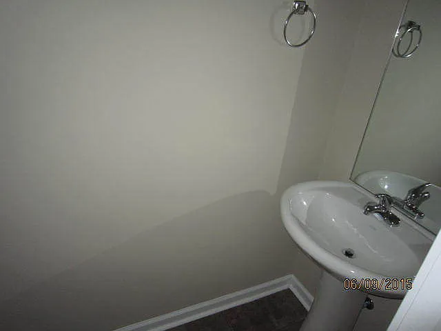 420 Zurich Ct — Photo 5