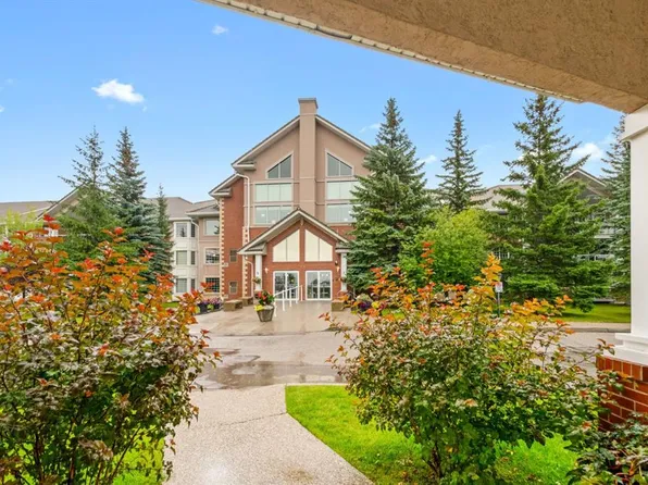 6868 W Sierra Morena Blvd SW #246, Calgary, AB T3H 3R6