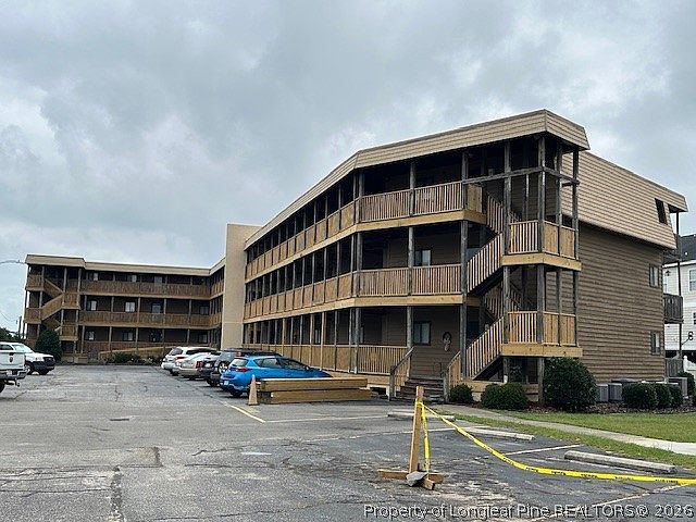 1st image of 110 Lake Dr