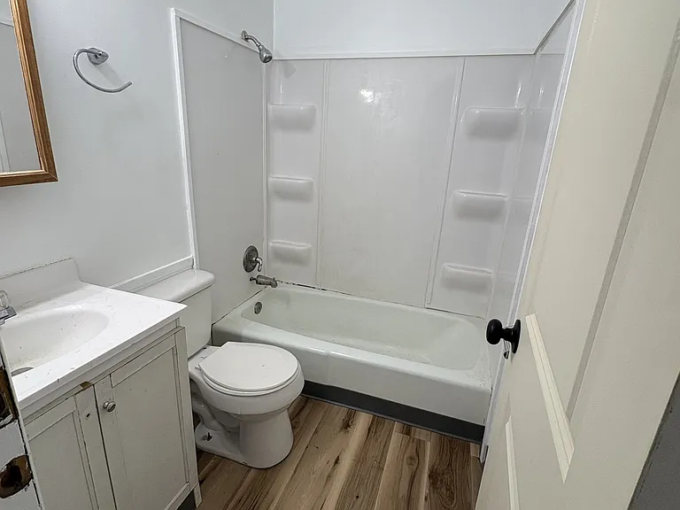 744 E Michigan Ave — Photo 21