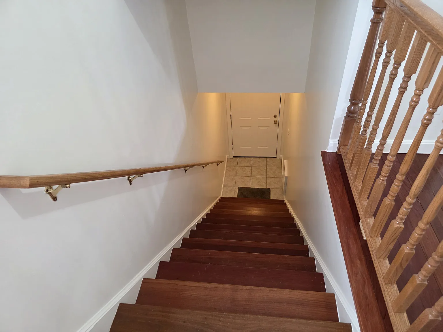 3 bed, 900 sqft, $2,700 — Photo 4