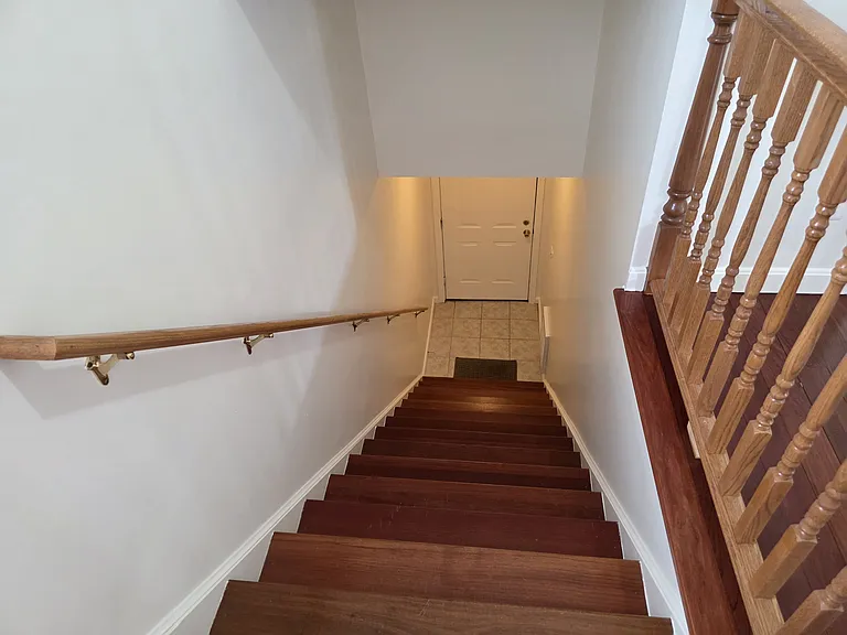 16 S Prospect St — Photo 4
