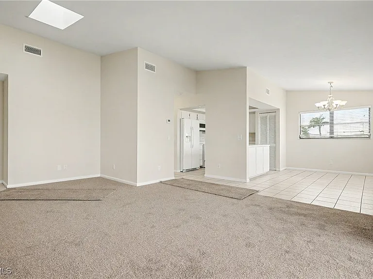 4528 SE 5th Pl #8 — Photo 9
