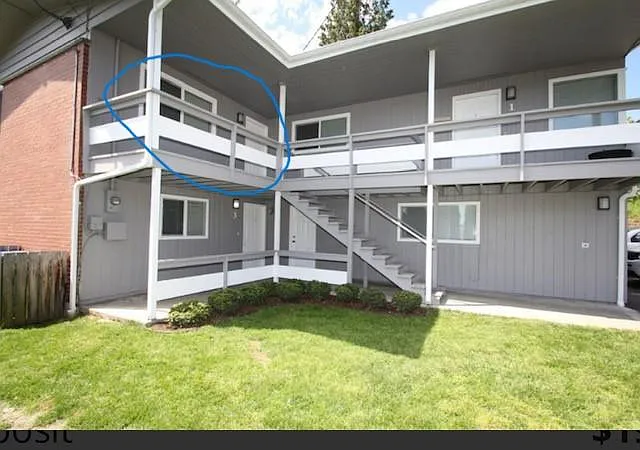81 SW 2nd St #2 — Photo 2