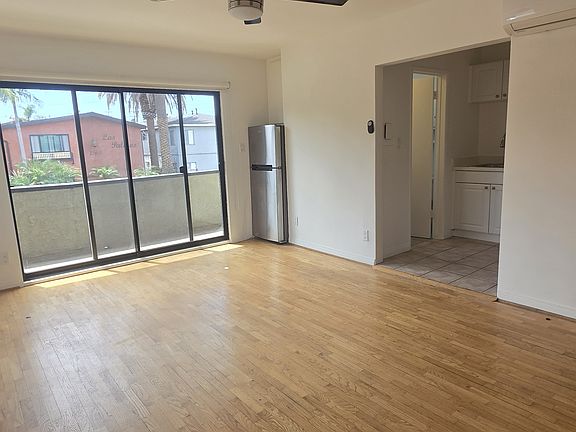 4th image of 11919 Idaho Ave APT 4