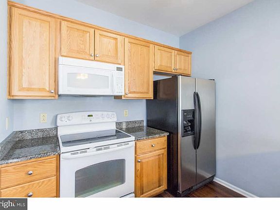 5th image of 152 Bridge St APT D
